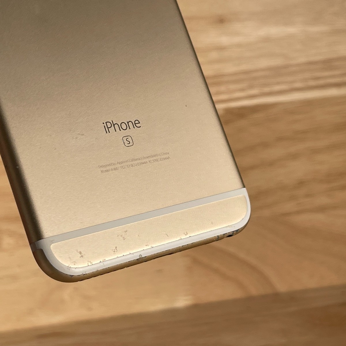 Apple iPhone 6s Plus A1687 Gold 5.5 Apple iPhone 6s Plus A1687 Gold 5.5