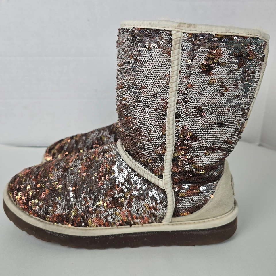Botas UGG Australia Clásicas Reversibles Lentejuelas Cobre/Plateado 3353 Talla 10 Foto 2 de 4