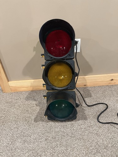 RARE- Vintage 8" Glass lens Traffic Light by Traffic Signals Inc- cast aluminum