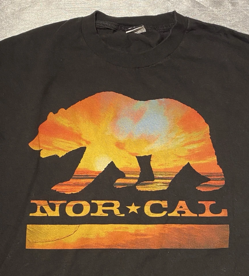 Camiseta Nor Cal State Sunset Bear para hombre grande negra California Foto 2 de 4