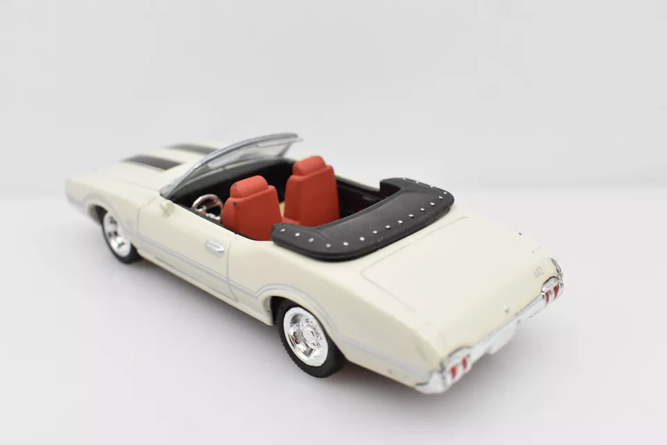 Modellini Auto americane Scala 1:43 Oldsmobile 1970 diecast modellismo statico - Immagine 3 di 3