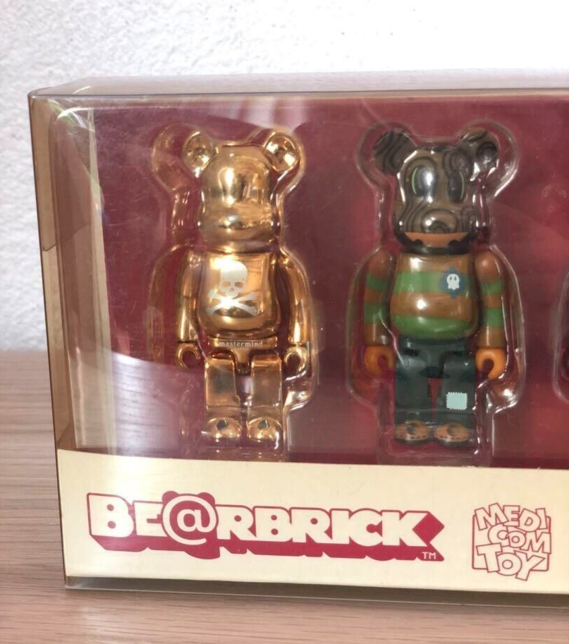 Be@rbrick BWWT World Wide Tour at New York 5pc SET 100 Be@rbrick BWWT World Wide Tour at New York 5pc SET 100