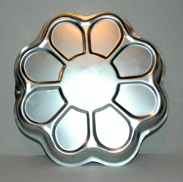 Wilton Flower Power Aluminum Cake Pan 1998 21053055 eBay