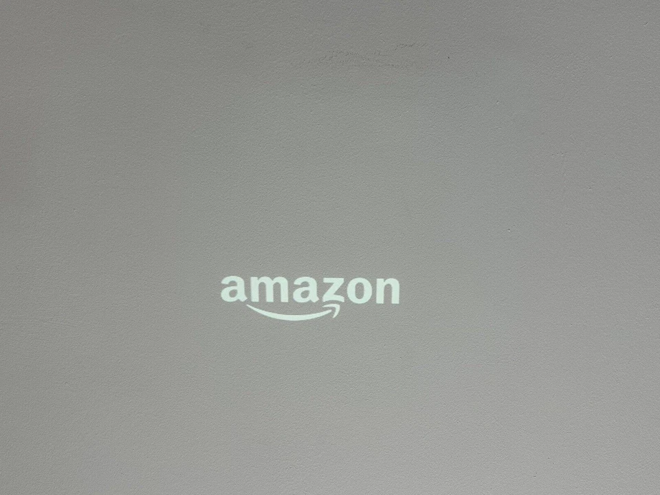 NEC UM301W HDMI 3D USB Ultra Short Throw Projector 3016 Lamp Hours with Camera - Image 4 of 4