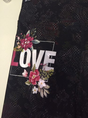 LOVE LEGGINS PRINTED WIDE WAISTBAND LOGO NEW JUNIOR SZ S/M NEW - Picture 2 of 4