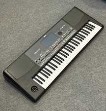 Korg PA600 61-Key Pro Arranger Keyboard - Excellent Condition