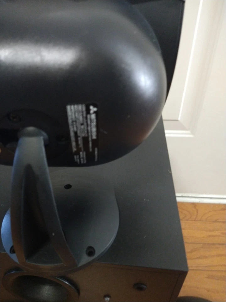 Sistema de sonido Mitsubishi M-sub100 Foto 4 de 4