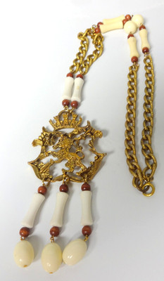 VTG Midieval English Fort Hiden Crown Coat Of Arms Heraldic Dangle Drop Necklace