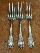 1847 ROGERS BROS. XS TRIPLE OLD COLONY LOT 3 DINNER FORKS VINTAGE SILVERWARE EUC