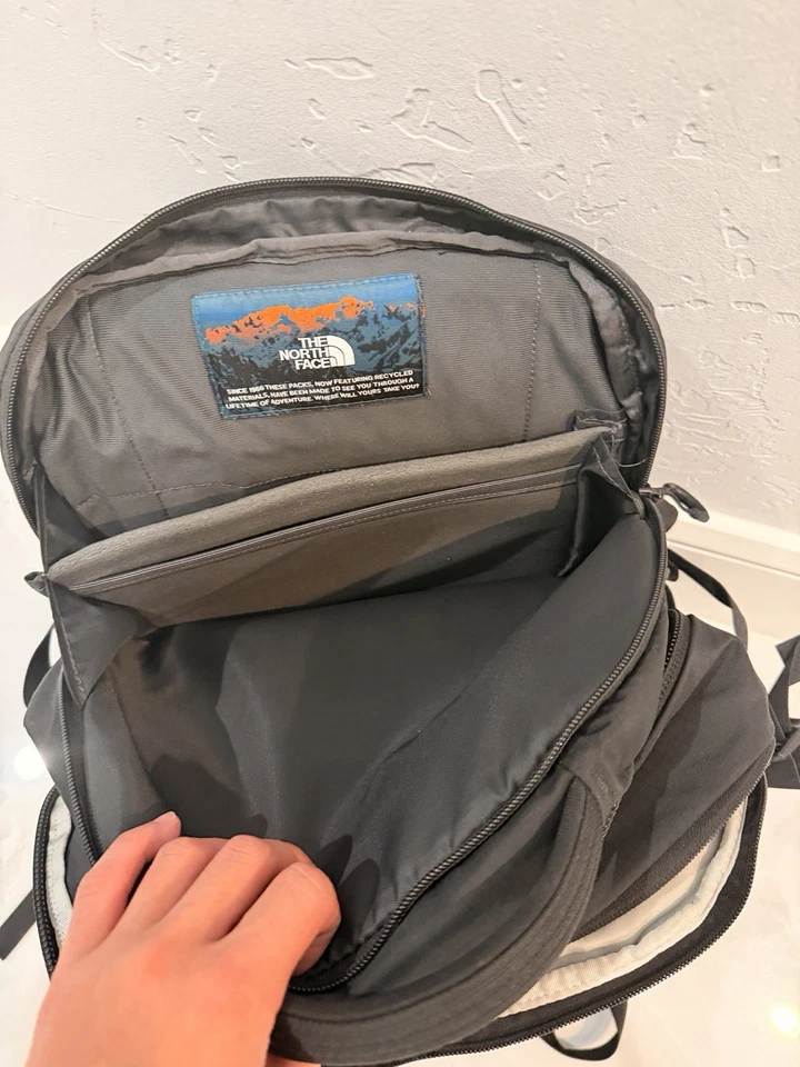 The North Face 路由器 40L TNF 黑色背包 100% 正品 — 第 4/4 张图片