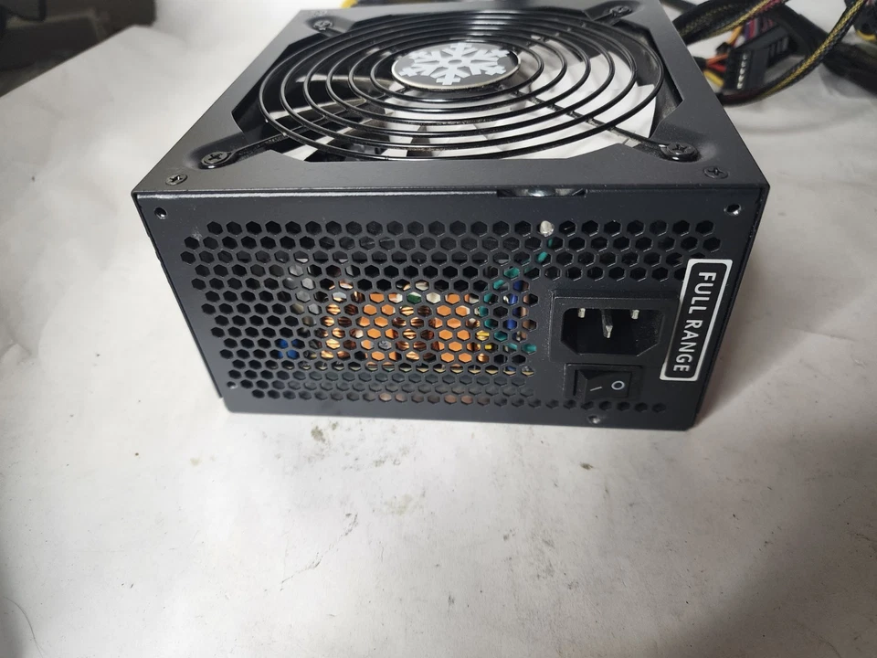 Rosewill Glacier 500M 500-watt 80 Plus Bronze Semi-Modular Gaming Power Supply - Image 3 of 4