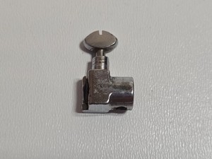 Nähmaschine Singer 401G Nähfußhalter mit Schraube Metall Original