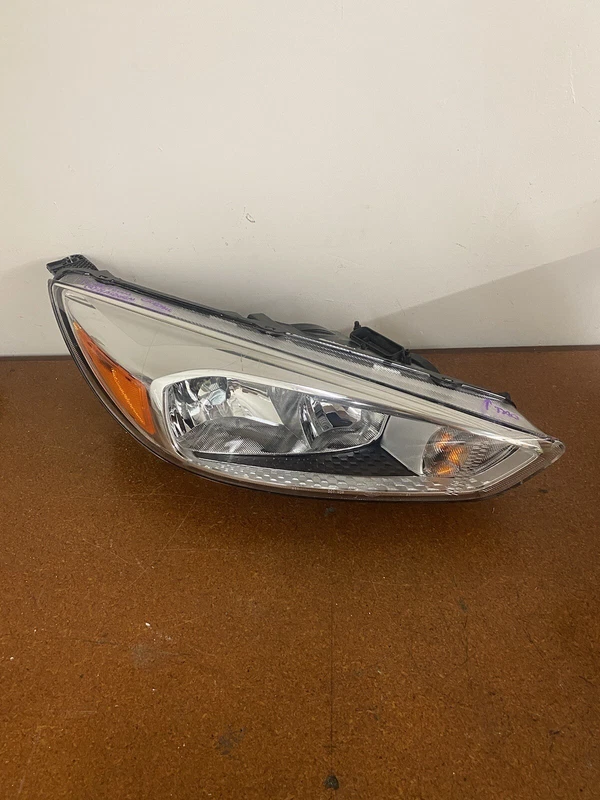 2015 2016 2017 2018 ford focus headlight right Passenger Side RH oem used Chrome