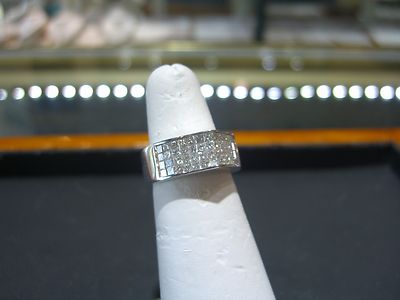 WOMENS FINE WHITE GOLD INVISIBLE SET DIAMOND RING PYRAMID TRIANGLE