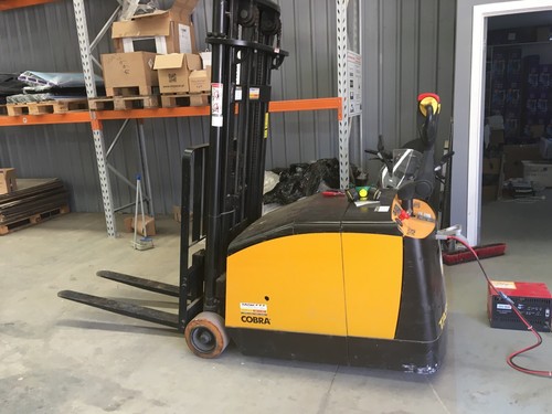 Legless Stacker Counterbalance Forklift Task Sumi Cobra 1.3-4.5 - Picture 2 of 7
