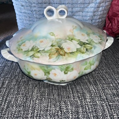 CM HUTSCHENREUTHER Bavaria Germany, c1893-1923 Covered Tureen Floral Pattern