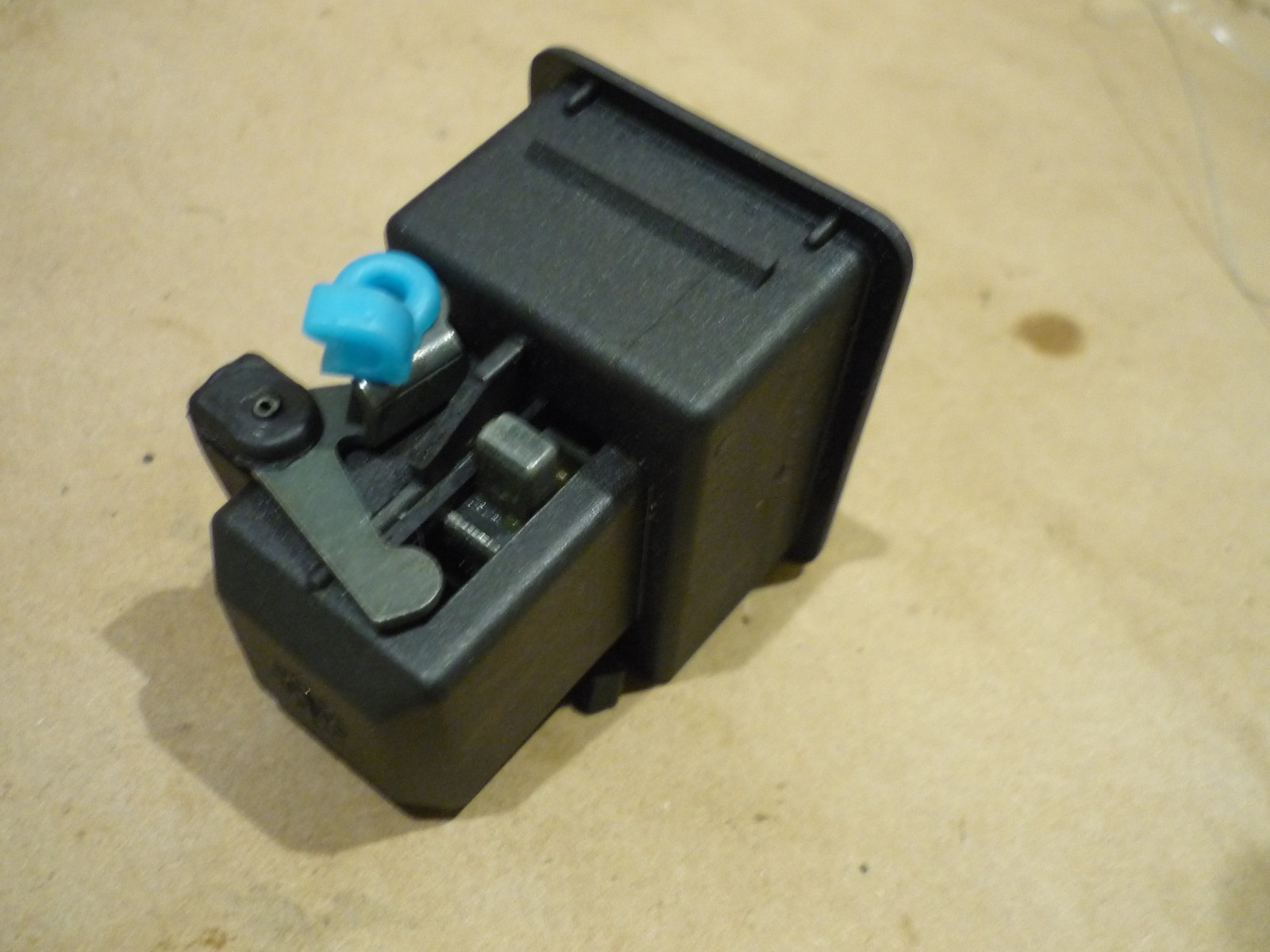 Ferrari 360,456,550,575 - Glove Box Button - P/N 64926500