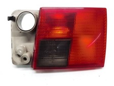 4A0945094 MITTLERE RÜCKLEUCHTE / 2433775 FÜR AUDI A6 C4 4A2 1.9 TDI