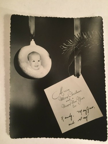Vintage Old Unusual Christmas Card Photo of Baby Season Greetings Card 4389.5 - 第 1/1 張圖片