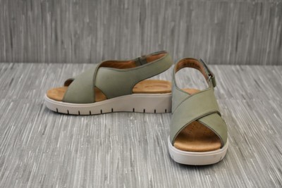 un karely sun clarks