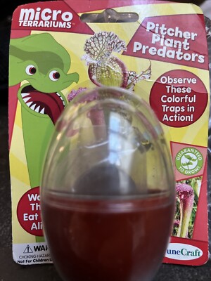 Micro Terraniums Pitcher Plant Predators Toy Bug Eating Sarracenia Minor 2010 P1