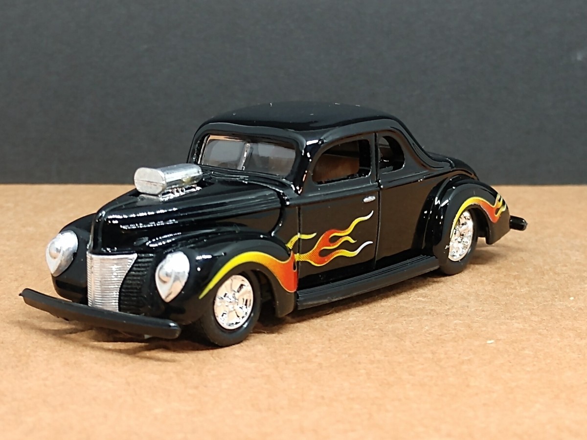 CLASSIC FLAMED 1940 FORD COUPE ADULT COLLECTIBLE DIECAST 1/64