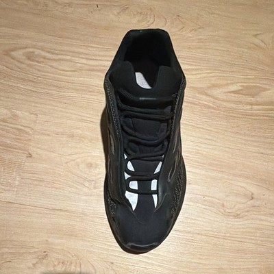 Yeezy adidas Yeezy 700 Men s Black Low Top Lace-Up Athletic Sneakers M