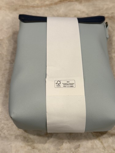 American Airlines Flagship Business Raven + Lily Amenity Kit - New - Afbeelding 3 van 4