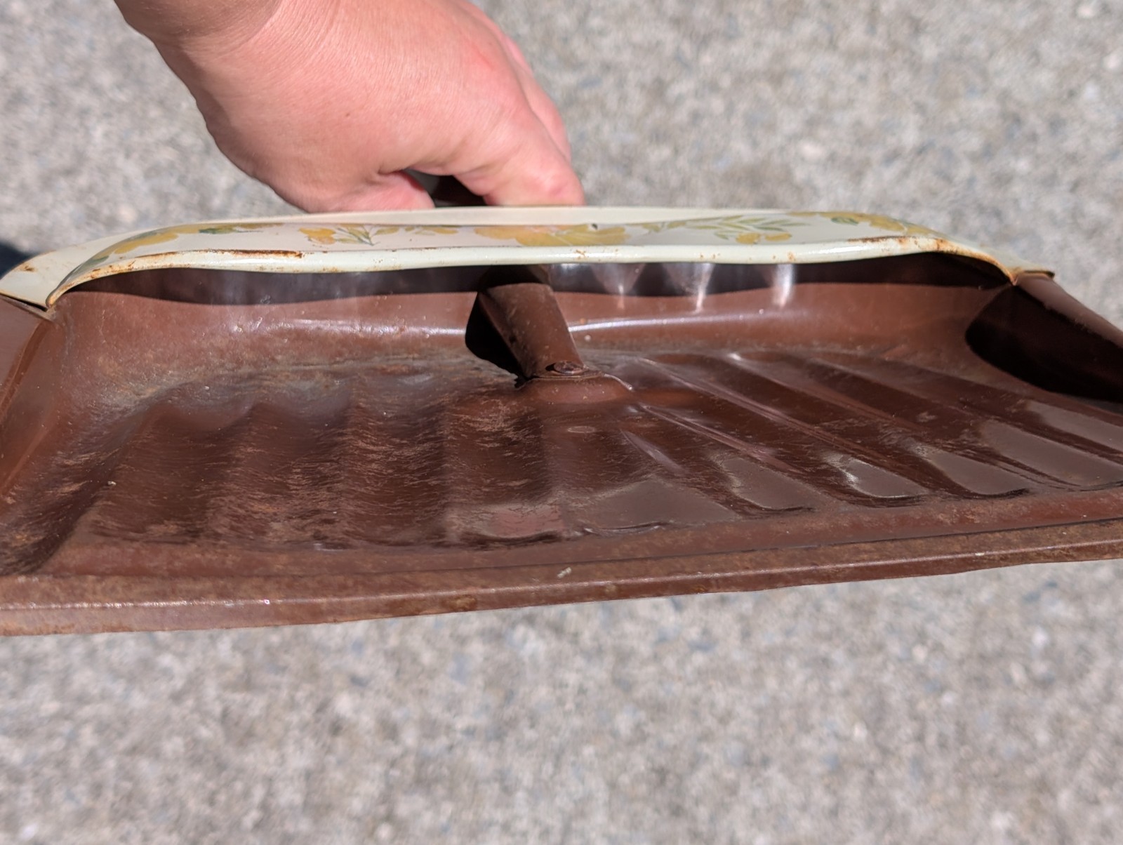 Vintage Brown JV REED Metal Tin Litho Dustpan M TABOR DUTCH FOLK ART DESIGN AF