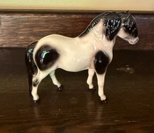 Hagen Renaker Horse DW Shetland Pony Stallion Wrangler in Pinto Mint