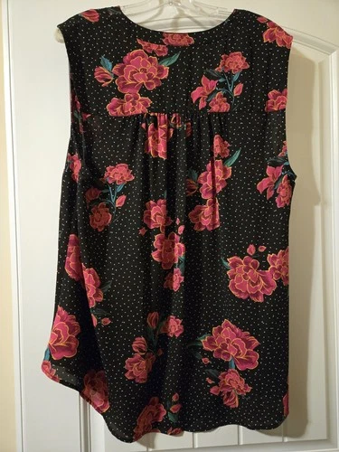 Torrid Georgette Size 2  2X Pink Rose Floral Polka Dot V- Neck Tunic Tank image 2