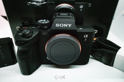 Sony A7IV Body 33 Megapixels Mint+++ (US Version) Shutter Count