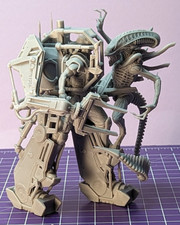 Alien von HR Giger VS Caterpillar Powerloader...