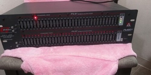 Peavey 2 Channel 32 Band Graphic Equalizer Q231FX. Work's Good. Broken 3 Bottons - Picture 12 of 20