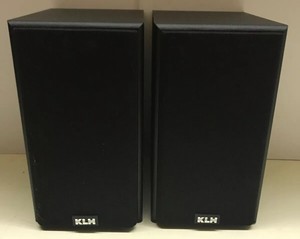 black bookshelf speakers