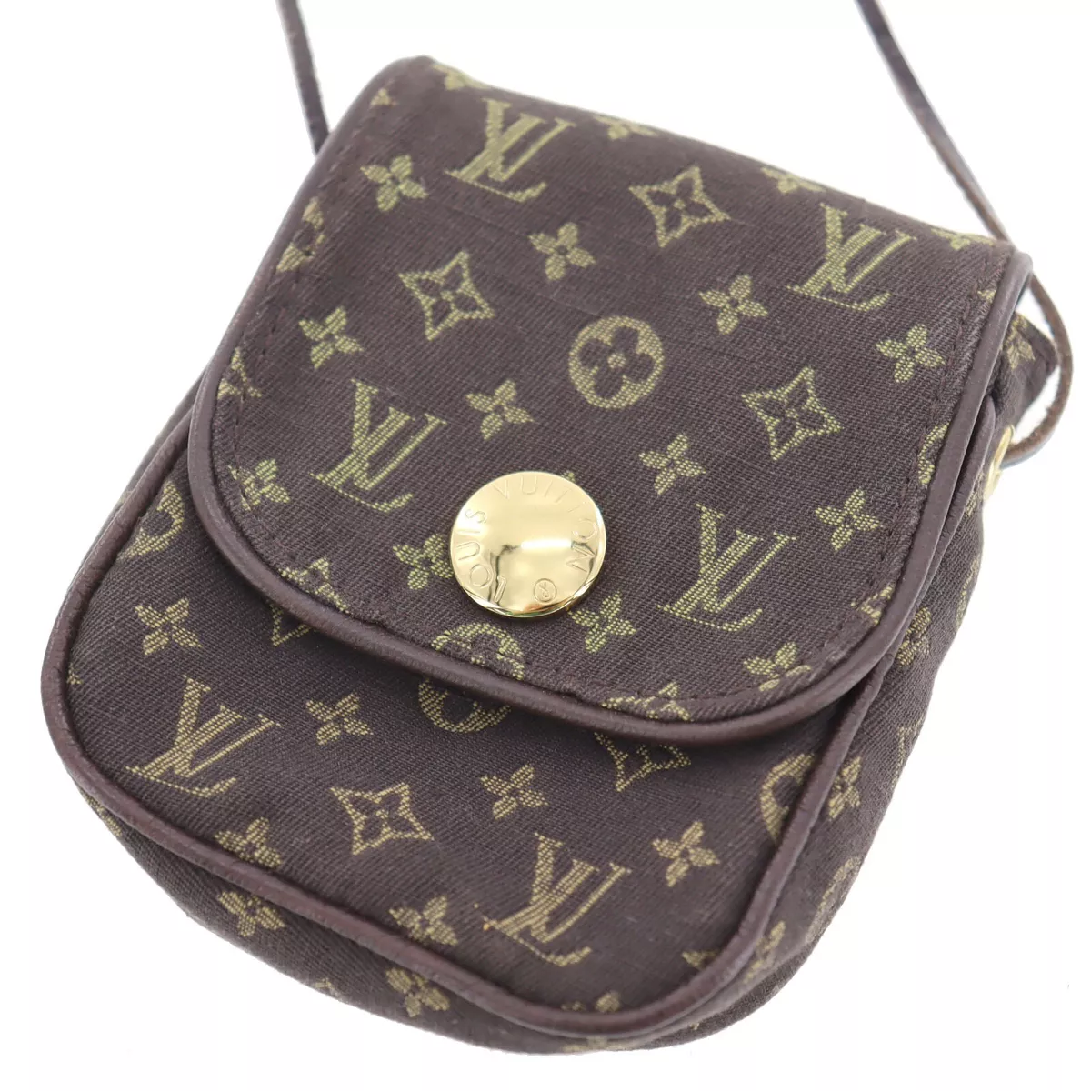 Sold at Auction: Louis Vuitton, Louis Vuitton Monogram Pochette Cancun