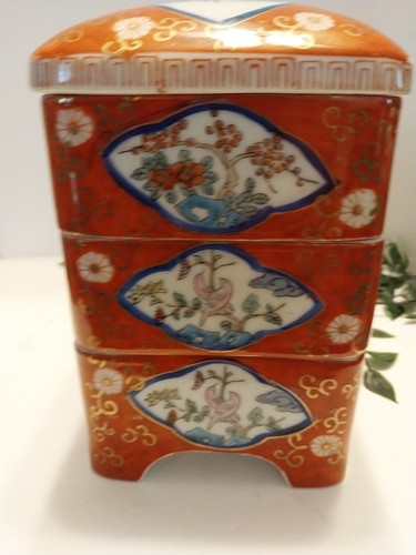 Vtg Japanese Kutani Ware Porcelain 3 Tier Stacking Boxes Red Floral Signed 7x5 - Picture 3 of 10