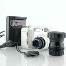 Nikon Coolpix 885 Digital Compact Camera Digicam 3.2MP CCD Wide Angle Lens Silve