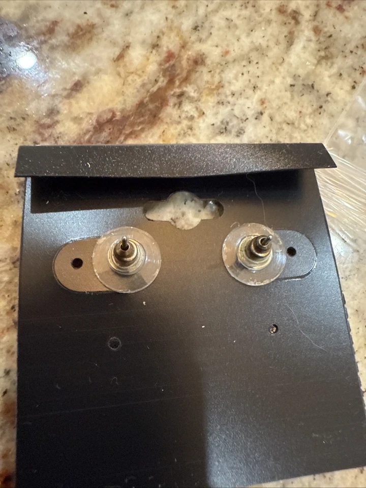 Guess Jewelry Gold Stud Earrings Heart Shape Emerald Green Enamel  - Image 3 of 3