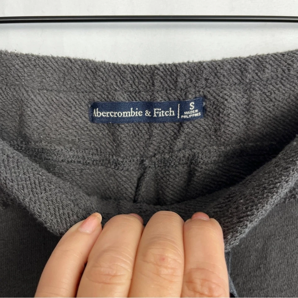 ABERCROMBIE & FITCH Women's Logo Embroidered Terry Waistband Joggers Gray Small - Image 3 of 4