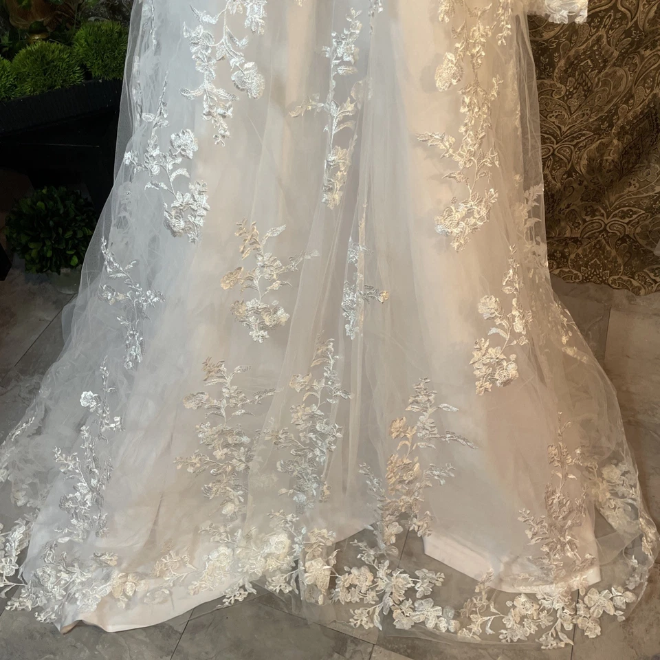 White maxi lace dress with a touch of elegance  Size 24 bridal Dress #Bridal - Image 4 of 4