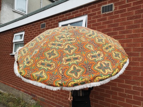Vintage Parasol Paisley Design
