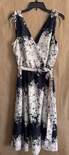 Vince Camuto Summer Dress Blue Floral Lined Tie Waist Double V-Neck Size 12