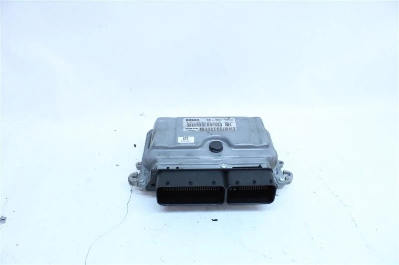 ECU ECM COMPUTER Volvo C30 V40 V70 2006 06 2007 07 08 31286085 1066535 Foto 2 de 4