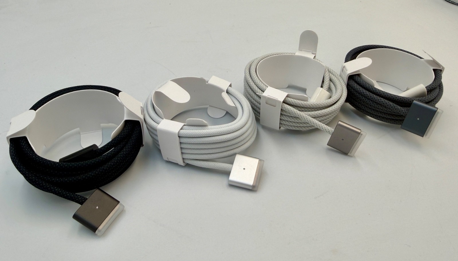 Genuine Apple USB-C to MagSafe 3 Cable (2 m)  MLYV3AM/A Lot of 10! FEDEX 2 Day