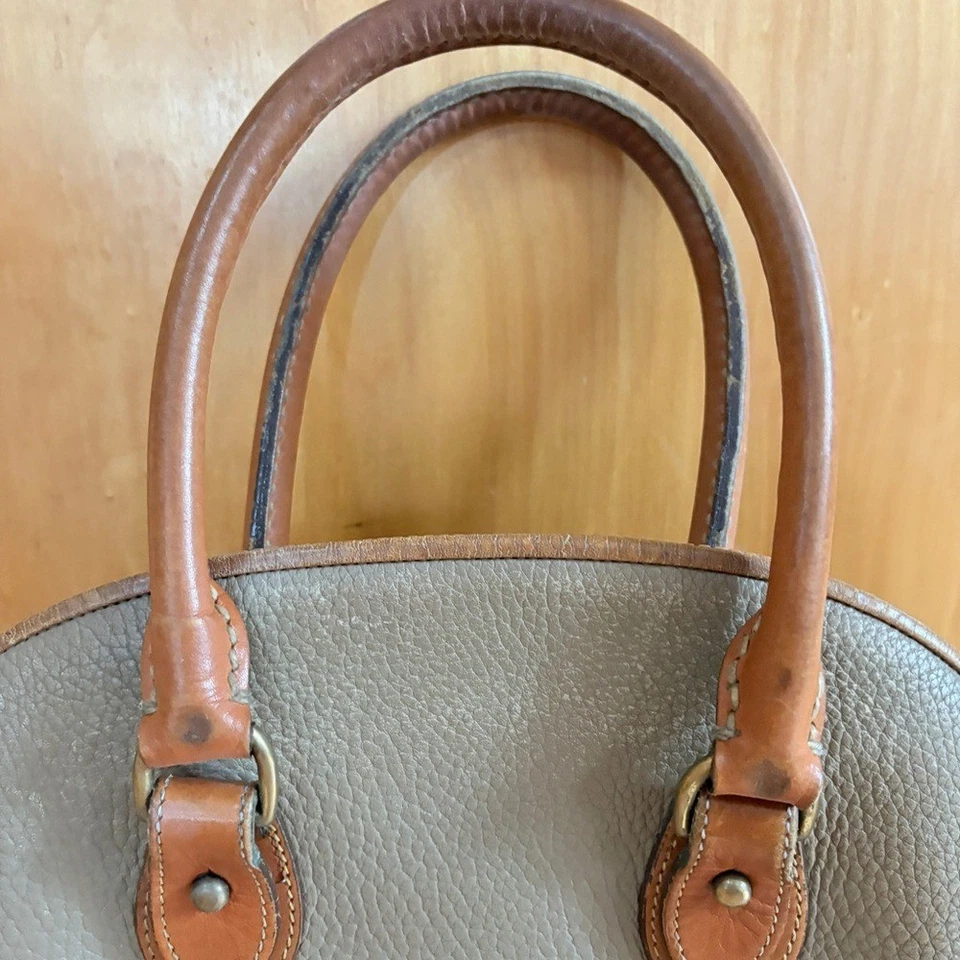 Bolsa de couro Dooney & Bourke clássica vintage acastanhada e bronzeada Norfolk anos 90 - Imagem 3 de 4