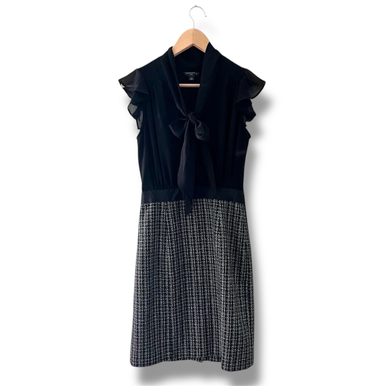 Banana Republic Sheath Dress Women’s 2P Black White Bow Tie Neck Flutter Sleeve