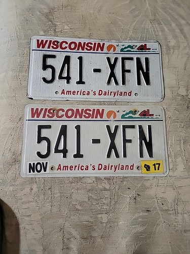 wisconsin license plate front And Back Set 541-XFN