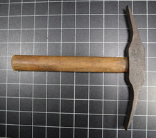 ATHA - 2 1/4# - MARTILLO DE PIEDRA DE MOLINO