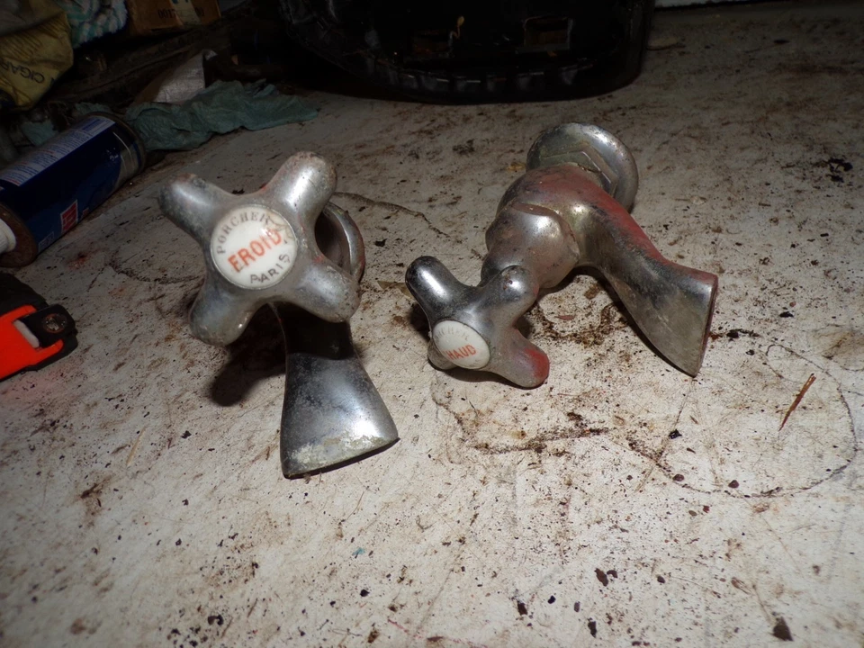 Paire de robinets porcher chaud froid 111125 - Photo 3/3